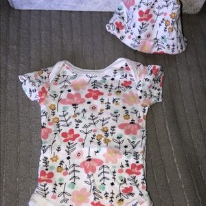 Newborn onesie set